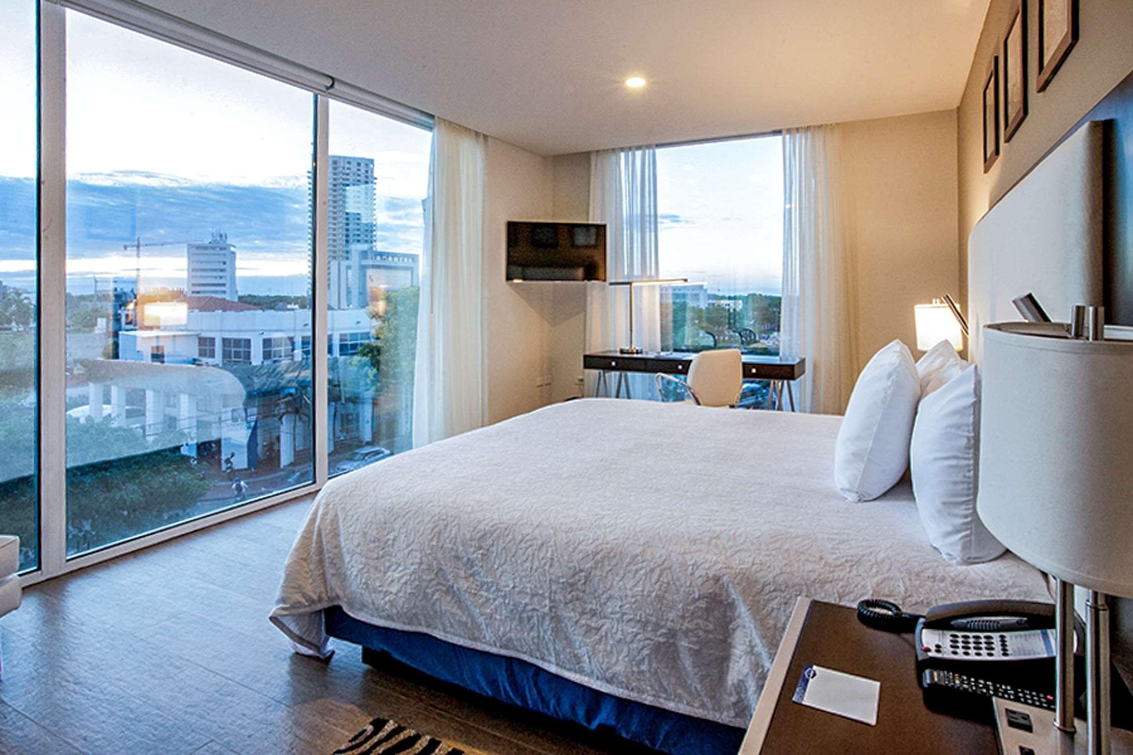 Hampton By Hilton Santa Cruz Hotel Santa Cruz de La Sierra Ngoại thất bức ảnh