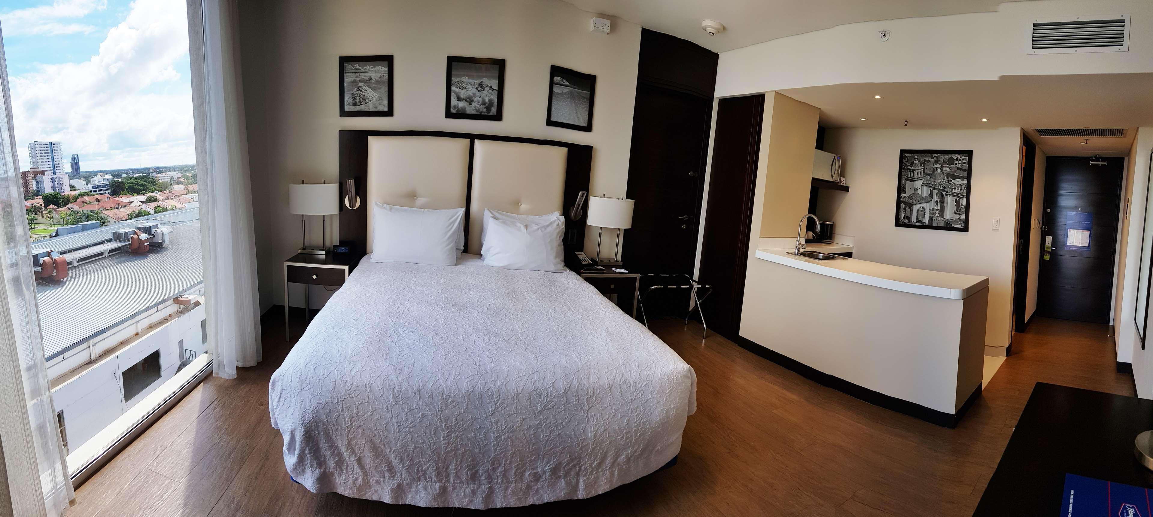 Hampton By Hilton Santa Cruz Hotel Santa Cruz de La Sierra Ngoại thất bức ảnh