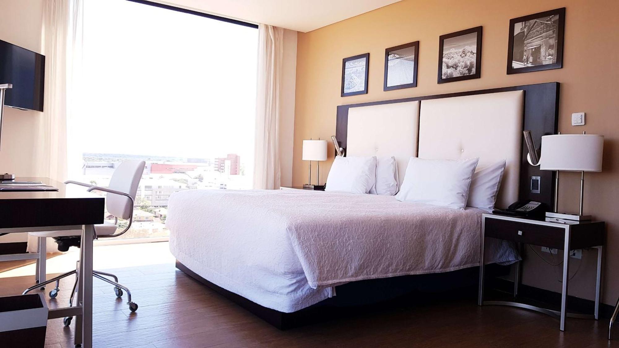 Hampton By Hilton Santa Cruz Hotel Santa Cruz de La Sierra Ngoại thất bức ảnh